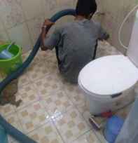 Sedot WC penuh