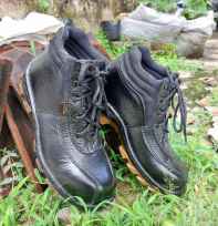 SEPATU SAFETY