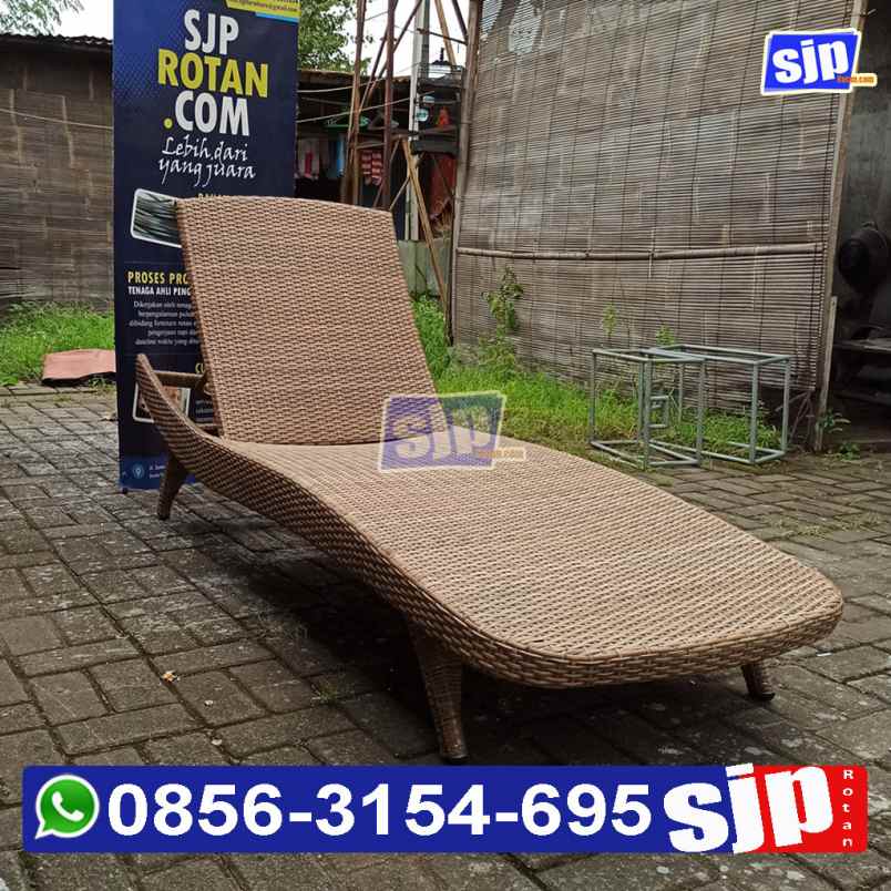 mebel batu