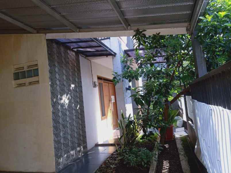 kost depok