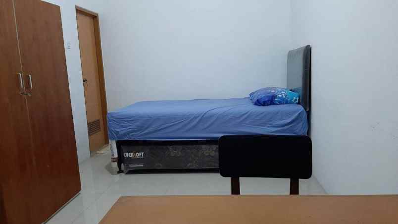 kost depok