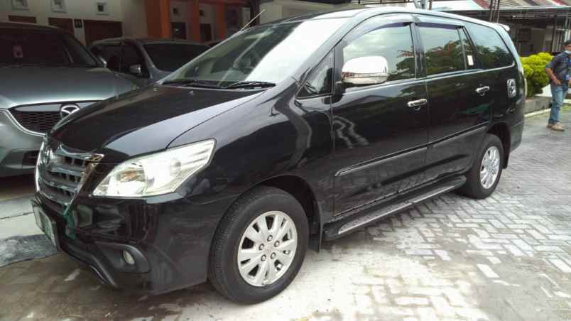 kijang innova mlati