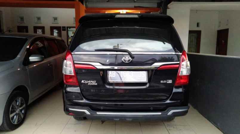 kijang innova mlati