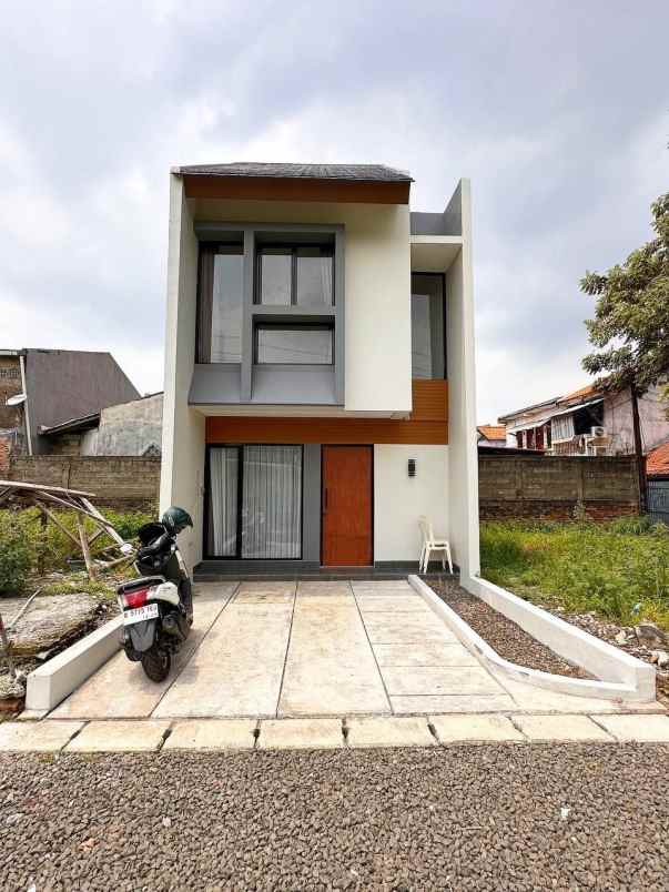 rumah jakarta timur