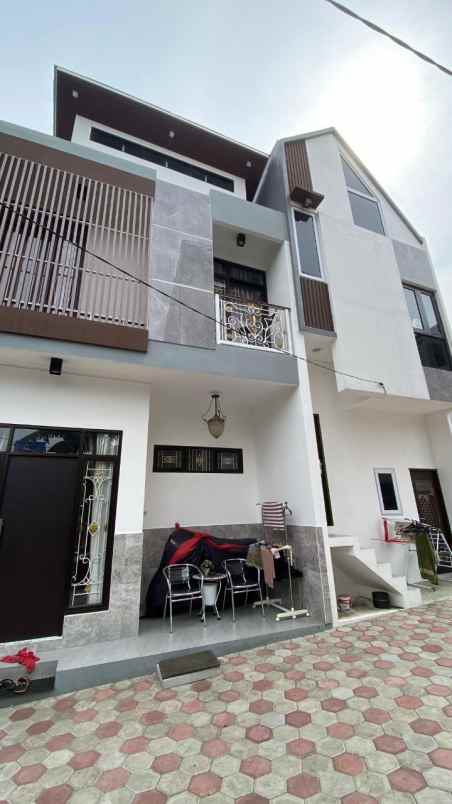 rumah jakarta timur