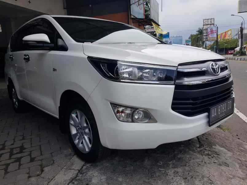 kijang innova mlati