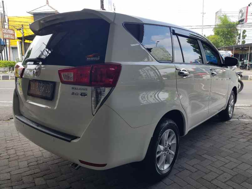 kijang innova mlati