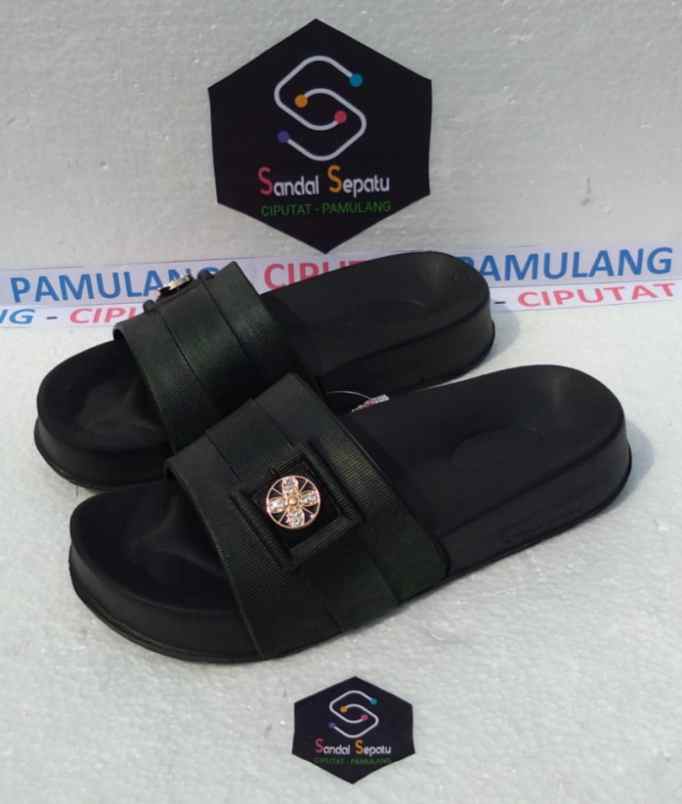 sepatu dan sandal tangerang selatan