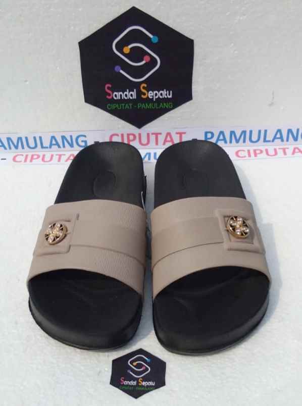 sepatu dan sandal tangerang selatan