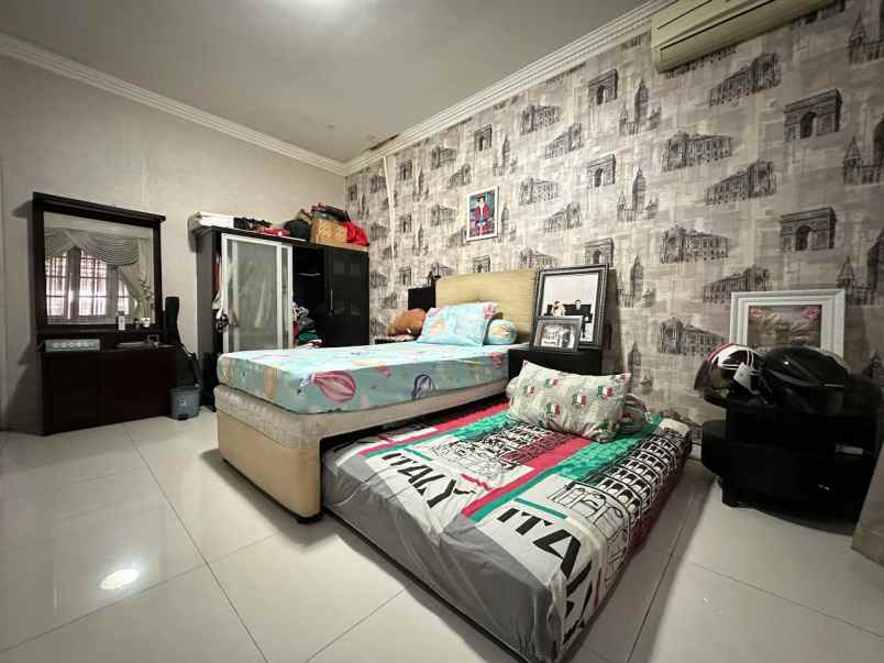 rumah kramat jati