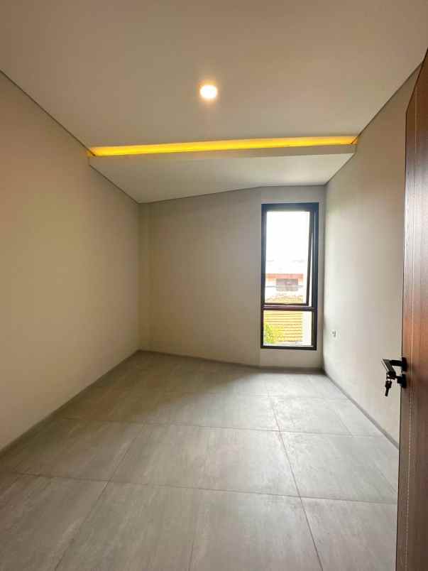 rumah jakarta timur