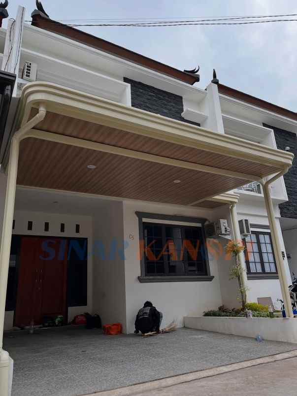 bangunan dan interior serang