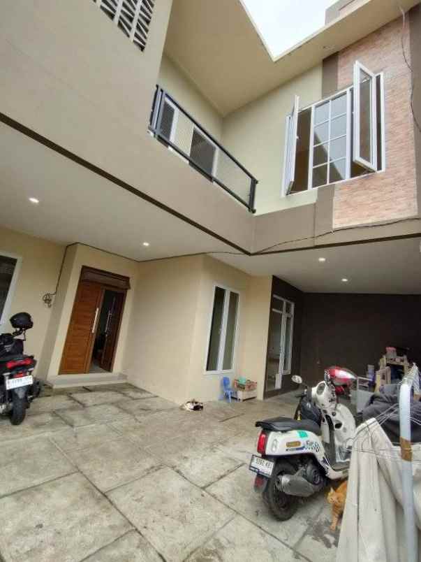 rumah jakarta selatan