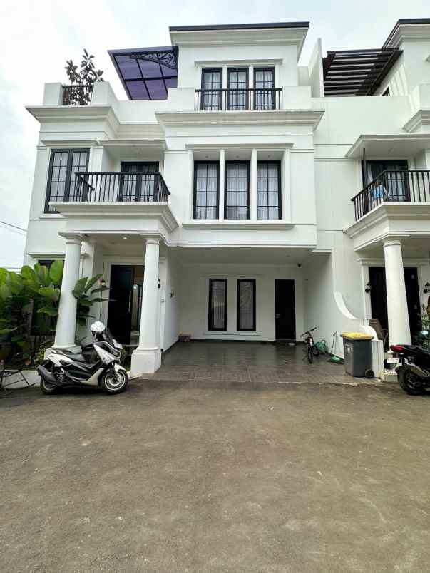 rumah jakarta timur