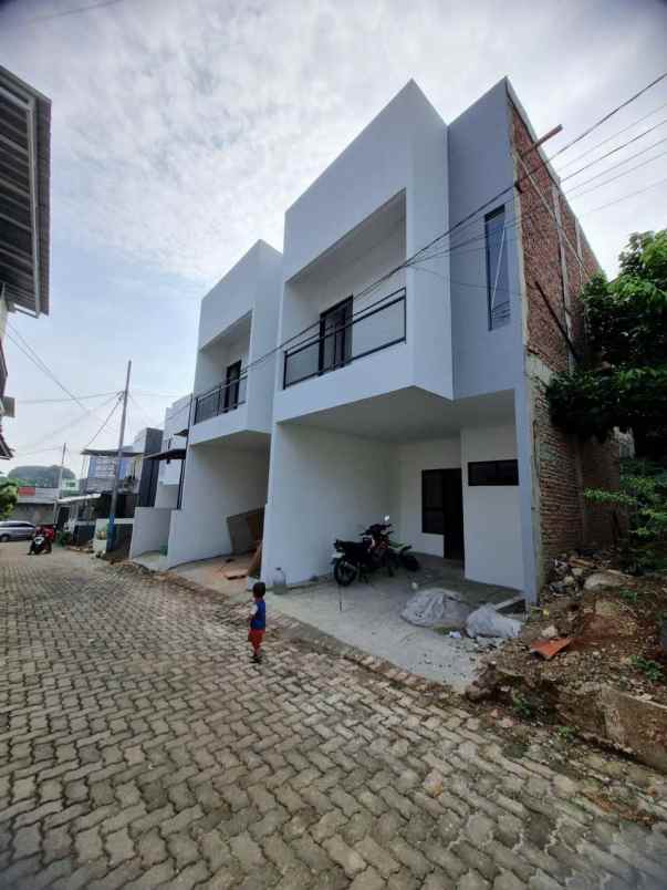 rumah ciracas
