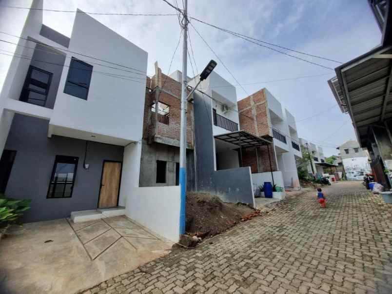 rumah ciracas