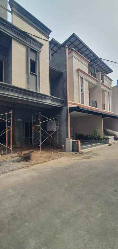 rumah jakarta timur