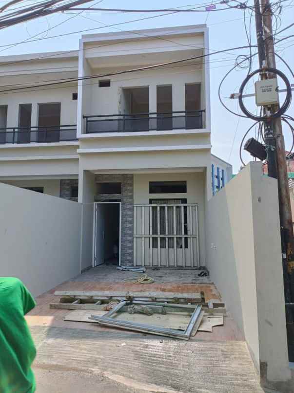 rumah jakarta timur
