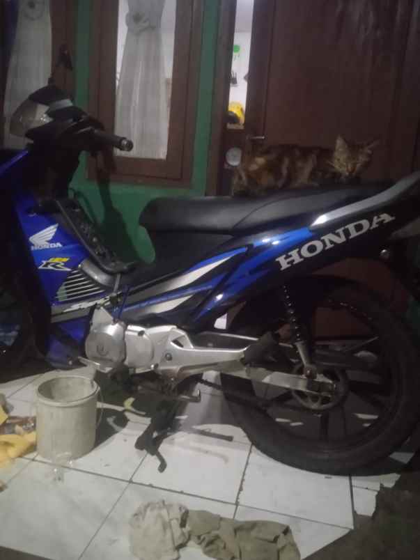 motor honda cimenyan