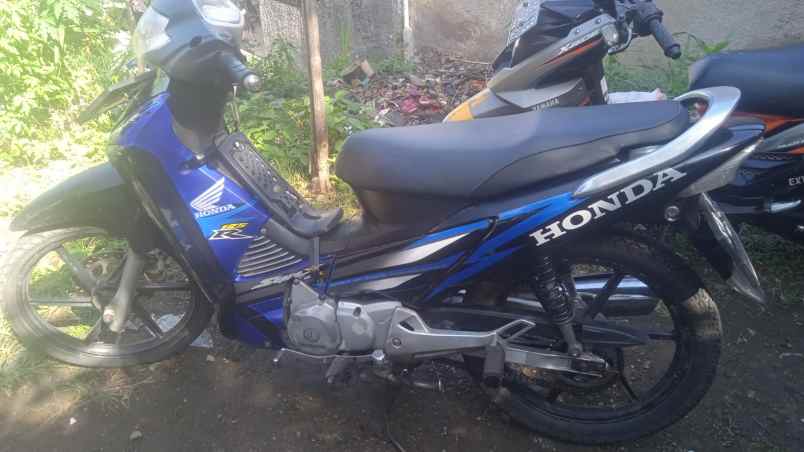 motor honda cimenyan