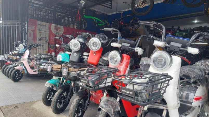 sepeda dan aksesoris cempaka putih