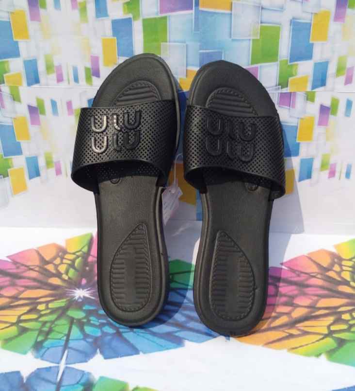 sepatu dan sandal tangerang selatan