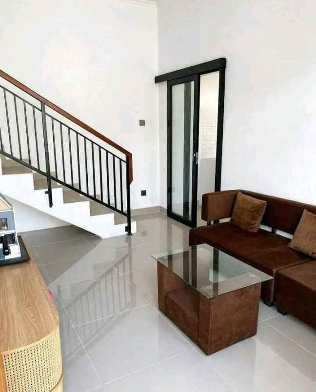 rumah ujung berung