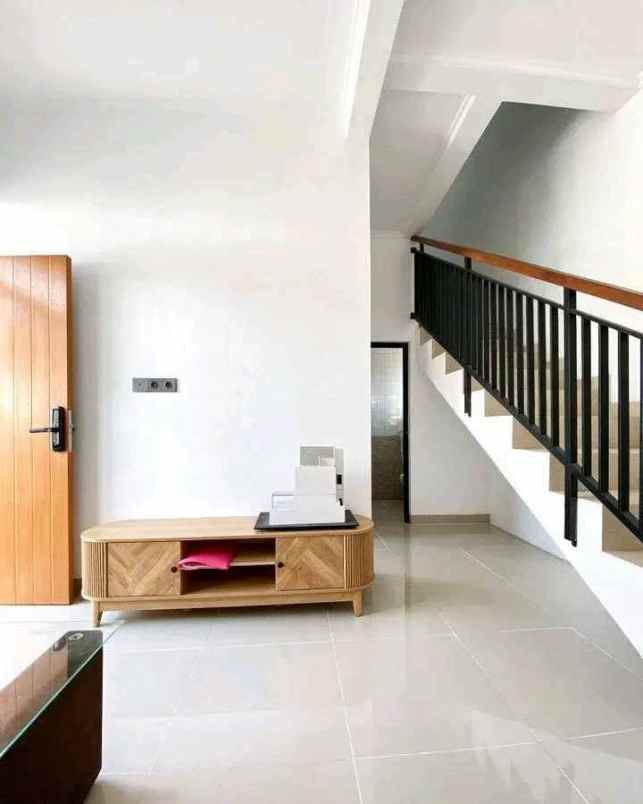 rumah ujung berung