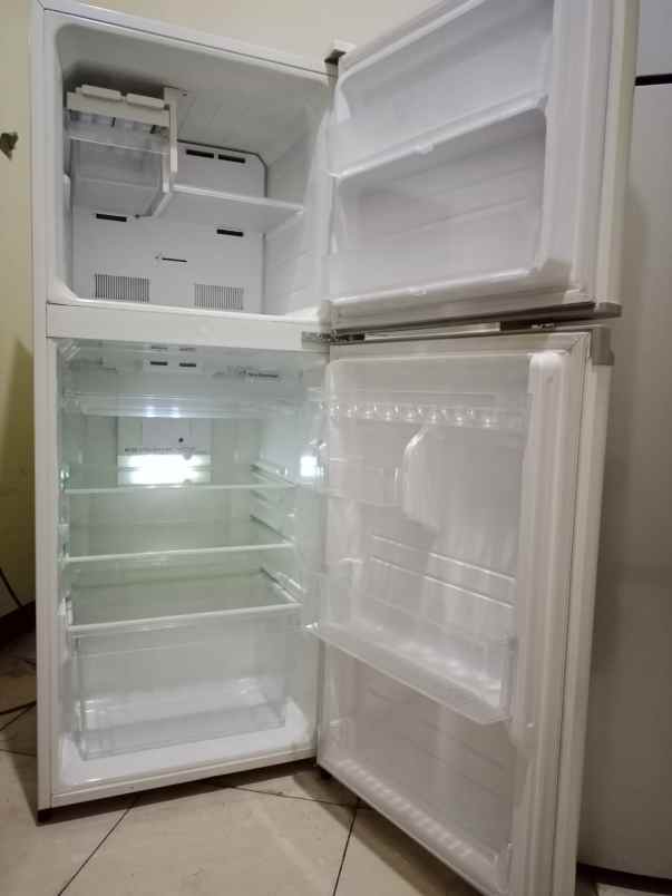 kulkas dan freezer cimanggis