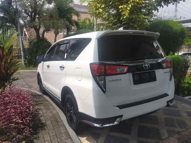 kijang innova mlati