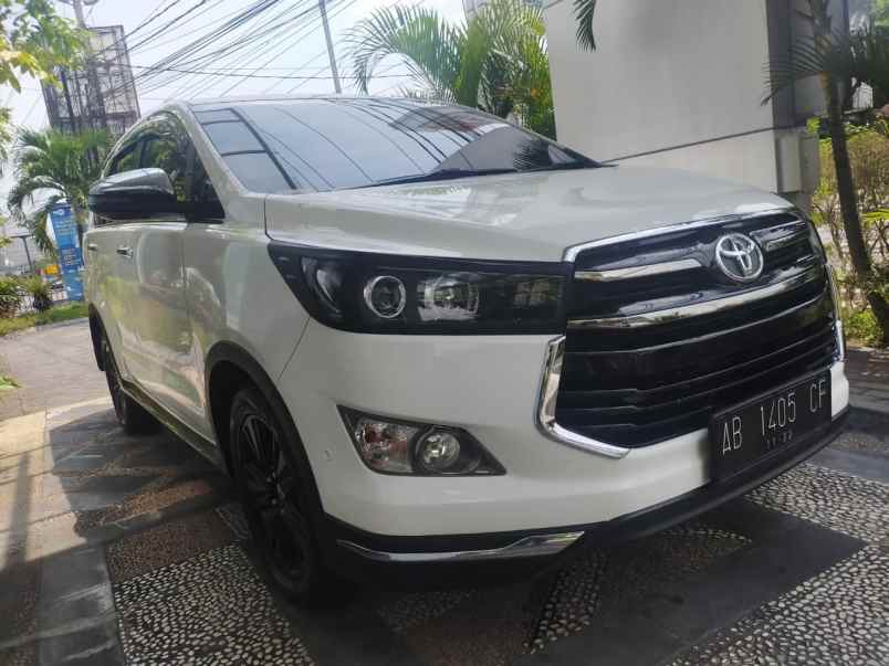 kijang innova mlati