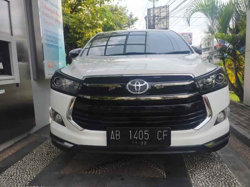 kijang innova mlati