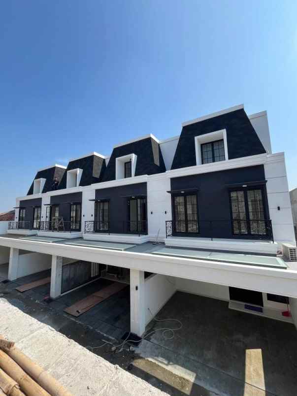 rumah jakarta selatan
