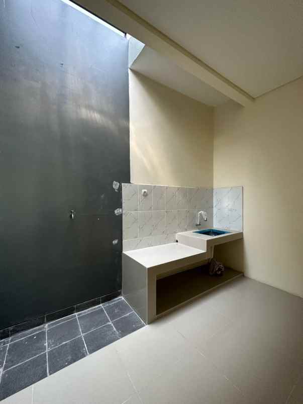 rumah ciracas